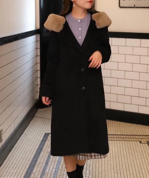 ASTORIA ODIER(アストリアオディール)の「フードファー付きシングルコート(その他アウター・レディース・ホワイト/ライトグレー/ブラック/ラベンダー・SMALL/MEDIUM)」の4枚目の写真