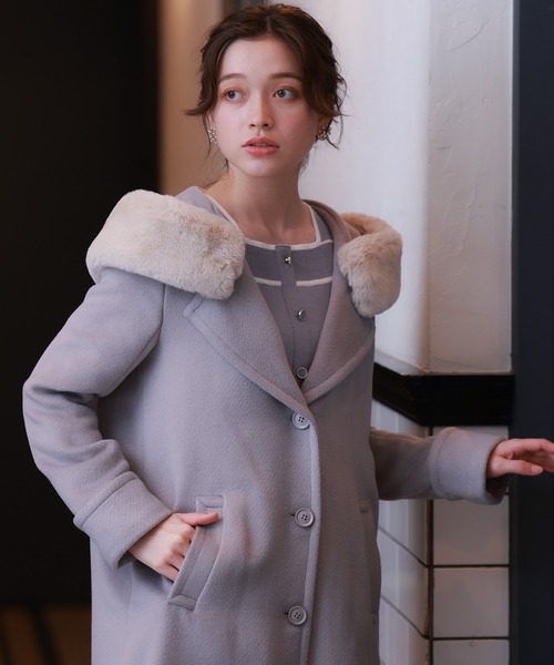 ASTORIA ODIER(アストリアオディール)の「フードファー付きシングルコート(その他アウター・レディース・ホワイト/ライトグレー/ブラック/ラベンダー・SMALL/MEDIUM)」の9枚目の写真