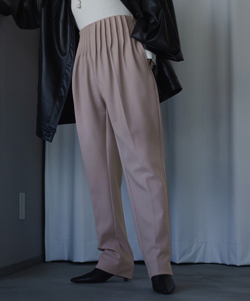 Ezick(エジック)の「Pleats tuck ルーズスラックス(スラックス・レディース・ダークブルー/ピンクベージュ/チャコールグレー・FREE)」の8枚目の写真
