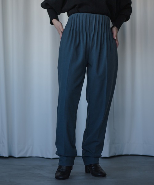 Ezick(エジック)の「Pleats tuck ルーズスラックス(スラックス・レディース・ダークブルー/ピンクベージュ/チャコールグレー・FREE)」の13枚目の写真