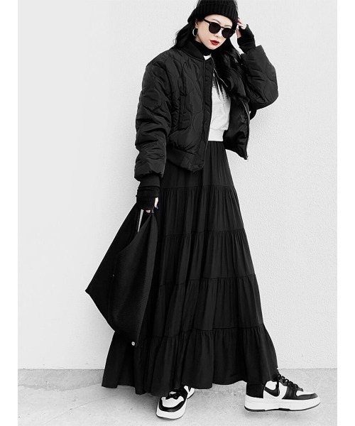 LVEU.（ラブユ.）の「Tiered maxi skirt / ティアードマキシスカート(Ai select)（スカート・レディース・ブラック・FREE）」の2枚目の写真