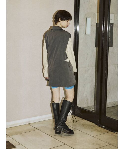 jouetie（ジュエティ）の「カットアウトテーラードベスト【ジレ】（ベスト・レディース・ネイビー/ピンク/グレー・MEDIUM）」の9枚目の写真