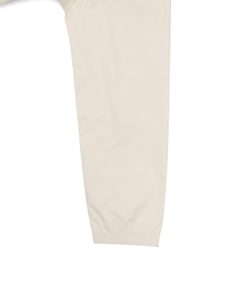 THE NORTH FACE(ザノースフェイス)の「ザノースフェイス レディース マウンテンジャケット アウター(マウンテンパーカー・レディース・ブラック/ベージュ/カーキ/グリーン系その他/グレー/ベージュ系その他/ネイビー・S/M/L)」の16枚目の写真