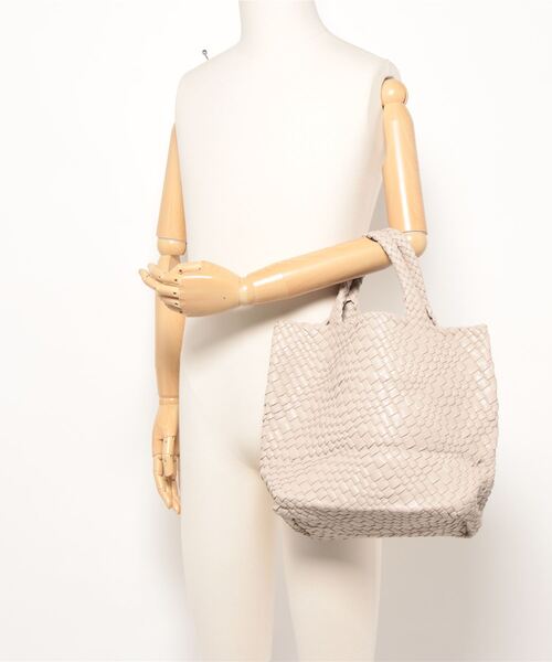 Shiraleah（シャラレア）の「【KATHARINE ROSS】Shiraleah PUレザー編み込みトートバッグ（トートバッグ・レディース・アイボリー・MEDIUM）」の3枚目の写真