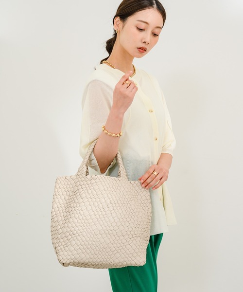 Shiraleah（シャラレア）の「【KATHARINE ROSS】Shiraleah PUレザー編み込みトートバッグ（トートバッグ・レディース・アイボリー・MEDIUM）」の18枚目の写真