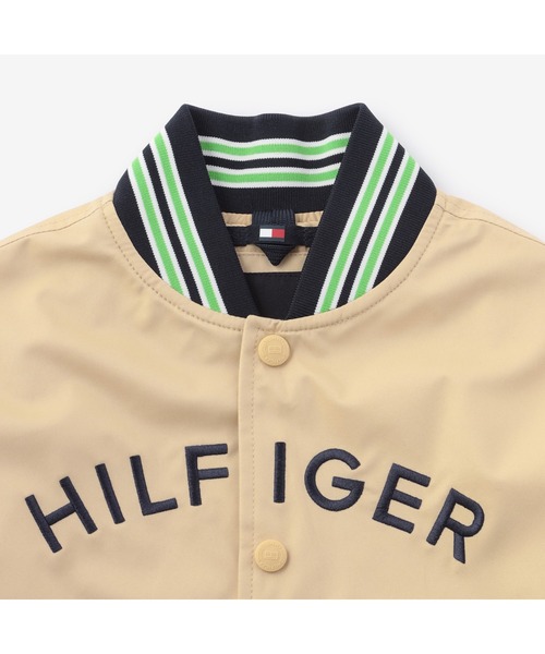 TOMMY HILFIGER（トミーヒルフィガー）の「BOYS アーチロゴボンバージャケット（スタジャン・キッズ・ベージュ・100cm/110cm/120cm/90cm）」の3枚目の写真