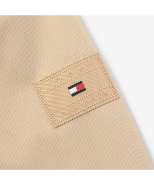 TOMMY HILFIGER（トミーヒルフィガー）の「BOYS アーチロゴボンバージャケット（スタジャン・キッズ・ベージュ・100cm/110cm/120cm/90cm）」の5枚目の写真