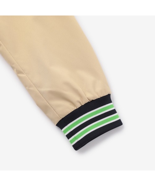 TOMMY HILFIGER（トミーヒルフィガー）の「BOYS アーチロゴボンバージャケット（スタジャン・キッズ・ベージュ・100cm/110cm/120cm/90cm）」の6枚目の写真