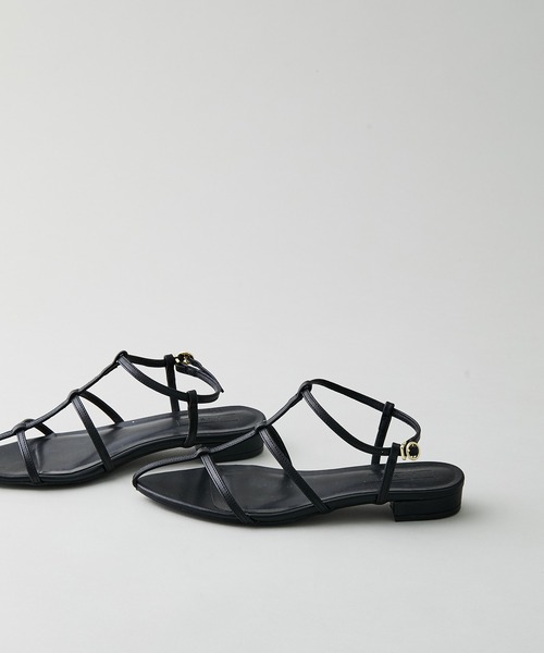 Juze(ジュゼ)の「ボーンアンクルストラップフラットサンダル(サンダル・レディース・ホワイト/ブラック/グリーン・S/M/L)」の3枚目の写真