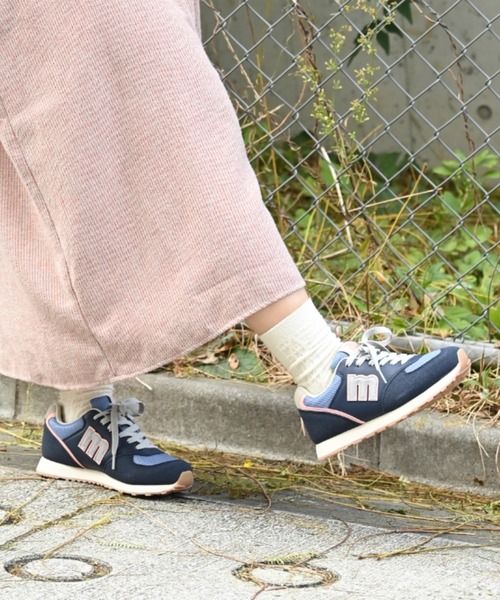 moz（モズ）の「【MOZ】カジュアルロゴスニーカー（スニーカー・レディース・アイボリー/ネイビー/グリーン/パープル/カーキ/ダークブラウン/グレー/ベージュ・22.5cm/23.0cm/23.5cm/24.0cm/24.5cm/25.0cm）」の9枚目の写真