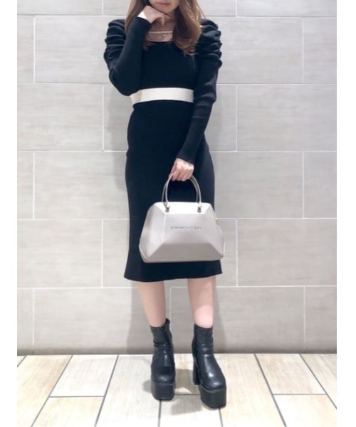 SAMANTHAVEGA(サマンサベガ)の「スクエアストーントートバッグ(ハンドバッグ・レディース・ライトブルー/フューシャピンク/グレイッシュベージュ・FREE)」の4枚目の写真