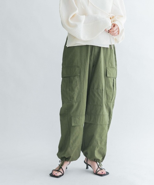 KBF（ケイビーエフ）の「ポケットディティールカーゴパンツ（その他パンツ・レディース・ネイビー/オフホワイト/カーキ・ONE）」の5枚目の写真