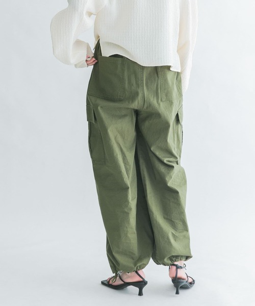 KBF（ケイビーエフ）の「ポケットディティールカーゴパンツ（その他パンツ・レディース・ネイビー/オフホワイト/カーキ・ONE）」の14枚目の写真