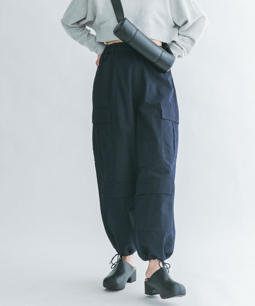 KBF（ケイビーエフ）の「ポケットディティールカーゴパンツ（その他パンツ・レディース・ネイビー/オフホワイト/カーキ・ONE）」の18枚目の写真
