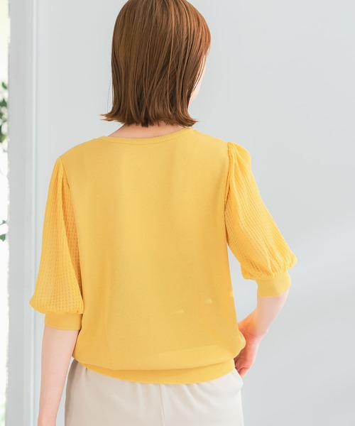 URBAN RESEARCH ROSSO（アーバンリサーチロッソ）の「ドッキングシアープリーツスリーブプルオーバー（ニット/セーター・レディース・ブルー/イエロー/ホワイト系その他・FREE）」の12枚目の写真