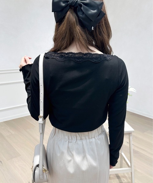 apres jour(アプレジュール)の「Vネックレースインナー【ZOZOTOWN限定アイテム】(Tシャツ/カットソー・レディース・グレイッシュベージュ/ブラック/オフホワイト・フリー/X-LARGE)」の15枚目の写真