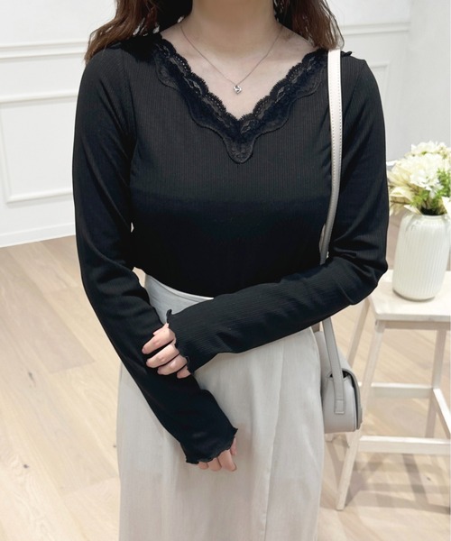 apres jour(アプレジュール)の「Vネックレースインナー【ZOZOTOWN限定アイテム】(Tシャツ/カットソー・レディース・グレイッシュベージュ/ブラック/オフホワイト・フリー/X-LARGE)」の13枚目の写真