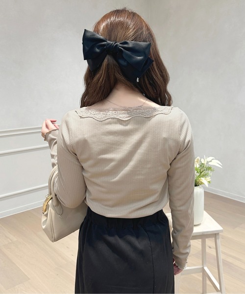 apres jour(アプレジュール)の「Vネックレースインナー【ZOZOTOWN限定アイテム】(Tシャツ/カットソー・レディース・グレイッシュベージュ/ブラック/オフホワイト・フリー/X-LARGE)」の18枚目の写真
