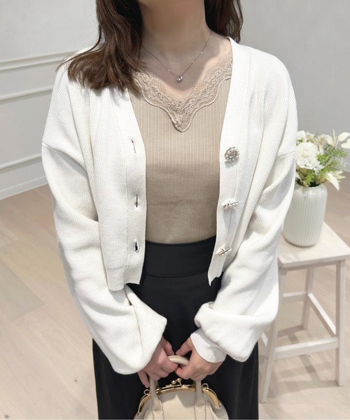 apres jour(アプレジュール)の「Vネックレースインナー【ZOZOTOWN限定アイテム】(Tシャツ/カットソー・レディース・グレイッシュベージュ/ブラック/オフホワイト・フリー/X-LARGE)」の22枚目の写真