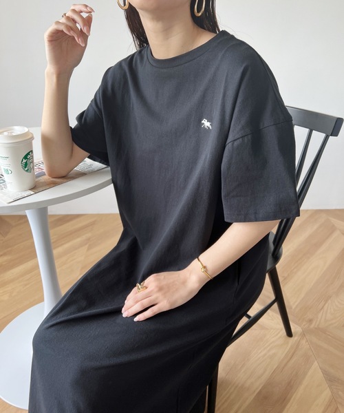 POLOCHAMPS(ポロチャンプス)の「【POLOCHAMPS/ポロチャンプス】別注 ワンポイント刺繍 半袖Tシャツワンピース(ワンピース・レディース・ブラック/ライトグレー/ベージュ・FREE)」の8枚目の写真