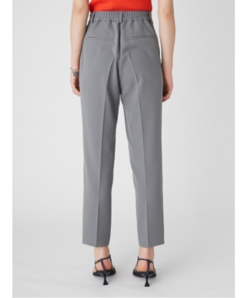 Mila Owen（ミラオーウェン）の「後ろゴムセンタープレステーパードパンツ【ウォッシャブル/手洗い可能】（スラックス・レディース・ブラック/グレー/アイボリー/ピンク・0/1/2/00）」の18枚目の写真