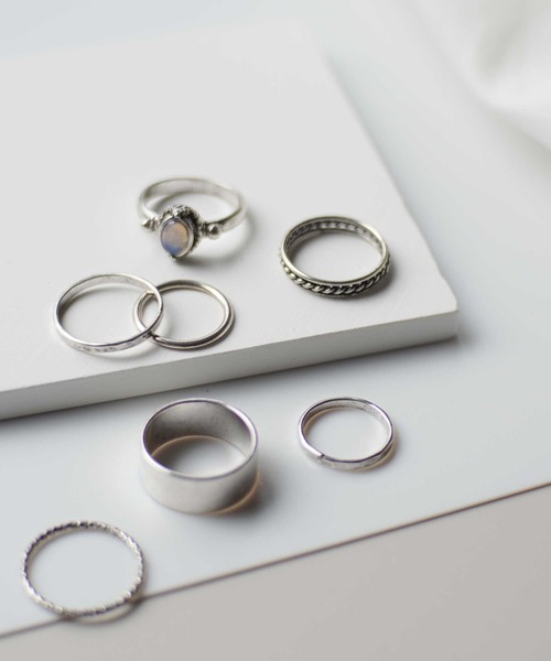 dictionary（ディクショナリー）の「ヴィンテージライク セット リング 【 DICTIONARY / ディクショナリー 】（リング・レディース・シルバー/ゴールド/シルバー系2/シルバー系3/ゴールド系1/ゴールド系2/ゴールド系3/ゴールド系4・FREE）」の2枚目の写真