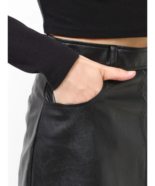 GYDA(ジェイダ)の「フェイクレザースカートライクショートパンツ(スカート・レディース・ブラック/シルバー・X-SMALL/SMALL/MEDIUM)」の14枚目の写真