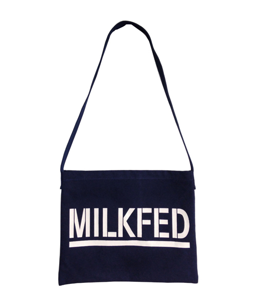 MILKFED.（ミルクフェド）の「SACOCHE BIG LOGO STENCIL　（サコッシュ/ショルダーバッグ）（ショルダーバッグ・レディース・ホワイト/ネイビー・ONE SIZE）」の2枚目の写真