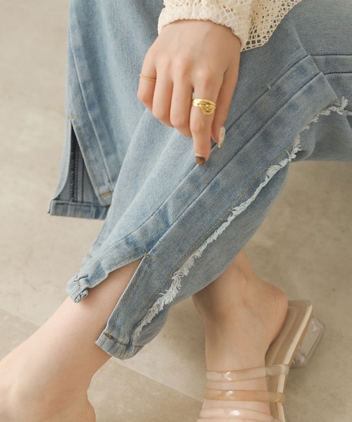 Ambre Neige（アンブルネージュ）の「フリンジストレートデニム／【WEB/EC限定商品】（デニムパンツ・レディース・ライトブルー・FREE）」の4枚目の写真