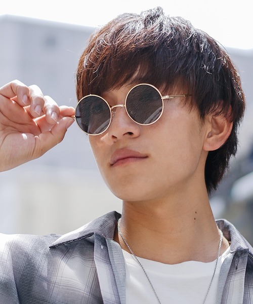 MinoriTY（マイノリティ）の「【気分、上がる】ラウンド型メタルサングラス カラーサングラス 伊達メガネ メンズ ウィメンズ ユニセックス【MinoriTY】（サングラス・メンズ・ブラウン/ブルー/スモーク・FREE）」の10枚目の写真