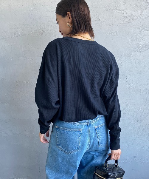 HANES（ヘインズ）の「[HANES/ヘインズ] UNDIES ヘンリーネック サーマルカットソー（Tシャツ/カットソー・レディース・ブラック/オフホワイト/ブラウン・F）」の21枚目の写真