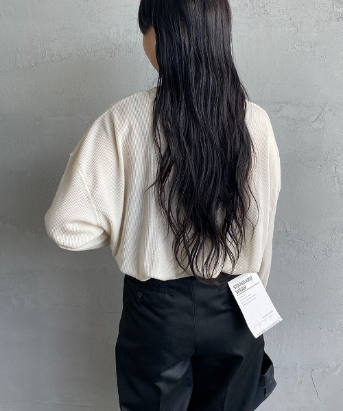 HANES（ヘインズ）の「[HANES/ヘインズ] UNDIES ヘンリーネック サーマルカットソー（Tシャツ/カットソー・レディース・ブラック/オフホワイト/ブラウン・F）」の8枚目の写真