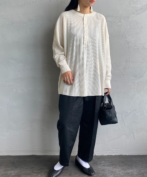 HANES（ヘインズ）の「[HANES/ヘインズ] UNDIES ヘンリーネック サーマルカットソー（Tシャツ/カットソー・レディース・ブラック/オフホワイト/ブラウン・F）」の15枚目の写真
