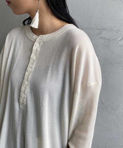 HANES（ヘインズ）の「[HANES/ヘインズ] UNDIES ヘンリーネック サーマルカットソー（Tシャツ/カットソー・レディース・ブラック/オフホワイト/ブラウン・F）」の18枚目の写真
