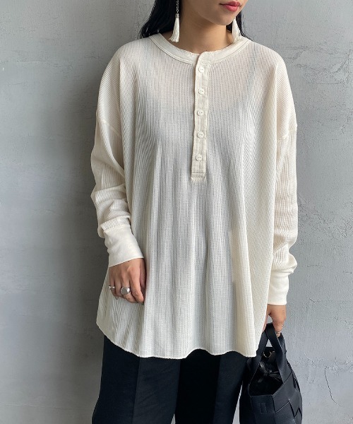 HANES（ヘインズ）の「[HANES/ヘインズ] UNDIES ヘンリーネック サーマルカットソー（Tシャツ/カットソー・レディース・ブラック/オフホワイト/ブラウン・F）」の12枚目の写真