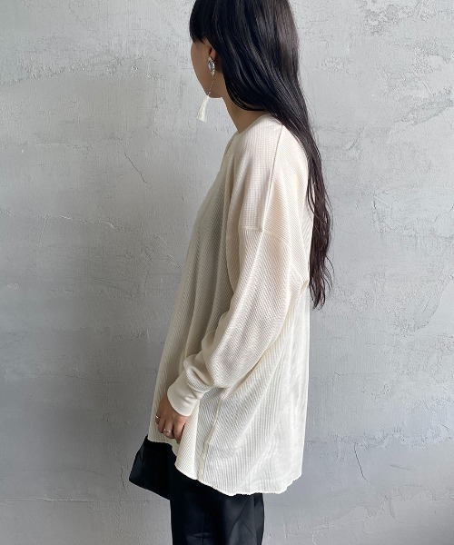 HANES（ヘインズ）の「[HANES/ヘインズ] UNDIES ヘンリーネック サーマルカットソー（Tシャツ/カットソー・レディース・ブラック/オフホワイト/ブラウン・F）」の13枚目の写真