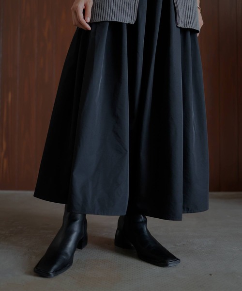 hellam(へラム)の「ナイロン タックフレアスカート(スカート・レディース・チャコールグレー/アイボリー/カーキ/ブラック・FREE)」の10枚目の写真