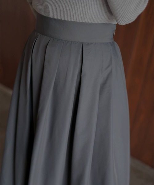 hellam(へラム)の「ナイロン タックフレアスカート(スカート・レディース・チャコールグレー/アイボリー/カーキ/ブラック・FREE)」の14枚目の写真