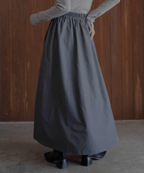 hellam(へラム)の「ナイロン タックフレアスカート(スカート・レディース・チャコールグレー/アイボリー/カーキ/ブラック・FREE)」の17枚目の写真