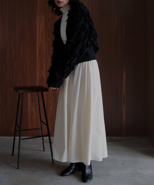 hellam(へラム)の「ナイロン タックフレアスカート(スカート・レディース・チャコールグレー/アイボリー/カーキ/ブラック・FREE)」の19枚目の写真