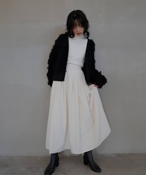 hellam(へラム)の「ナイロン タックフレアスカート(スカート・レディース・チャコールグレー/アイボリー/カーキ/ブラック・FREE)」の20枚目の写真