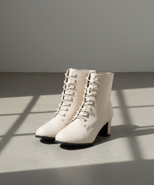 LibertyDoll(リバティードール)の「LibertyDoll 8ホール レースアップブーツ/袴ブーツ(ブーツ・レディース・ブラック/ダークブラウン/アイボリー・L/M/S/LL/SS/40/41/42/43/44/XXXS/XXS)」の2枚目の写真