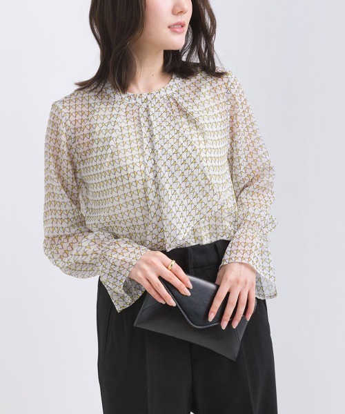 PICCIN PERLA(ピッチンペルラ)の「ハートプリントボウタイ長袖ブラウス(シャツ/ブラウス・レディース・オフホワイト/ネイビー・M)」の1枚目の写真