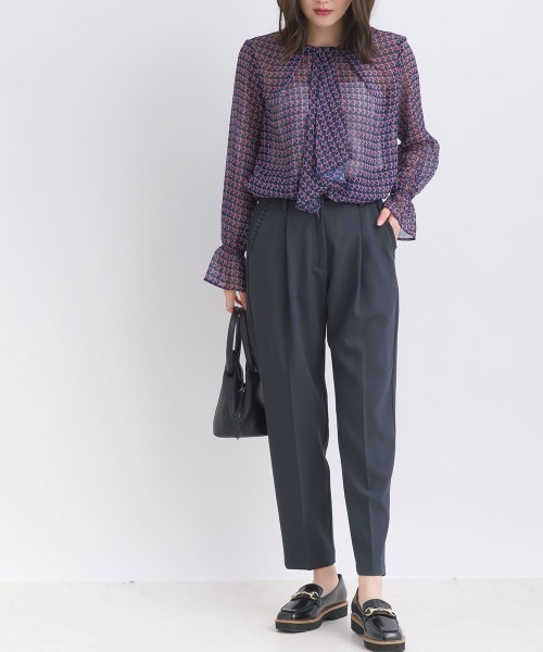 PICCIN PERLA(ピッチンペルラ)の「ハートプリントボウタイ長袖ブラウス(シャツ/ブラウス・レディース・オフホワイト/ネイビー・M)」の8枚目の写真