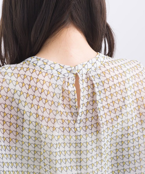 PICCIN PERLA(ピッチンペルラ)の「ハートプリントボウタイ長袖ブラウス(シャツ/ブラウス・レディース・オフホワイト/ネイビー・M)」の12枚目の写真