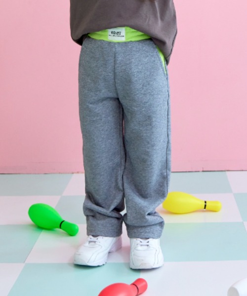 aBity select(アビティセレクト)の「フロントネーム 配色切替 ストレートパンツ(チノパンツ・キッズ・ダークブラウン/ラベンダー/杢グレー・120/110/100/90)」の2枚目の写真