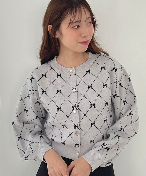 MAJESTIC LEGON(マジェスティックレゴン)の「クラシカルパターンニットカーディガン(ニット/セーター・レディース・グレー系その他/ブラック系その他/ピンク系その他2/ホワイト系その他2・MEDIUM)」の22枚目の写真
