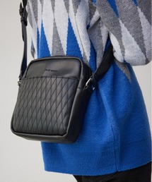 AZUL by moussy（アズールバイマウジー）の「ダイヤモンドキルトショルダーバッグ（ショルダーバッグ・メンズ）」