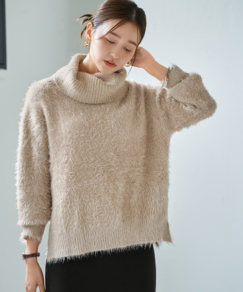 STYLE DELI(スタイルデリ)の「ふわふわシャギーオフタートルニット(ニット/セーター・レディース・ベージュ/ホワイト/ピンク・FREE)」の3枚目の写真