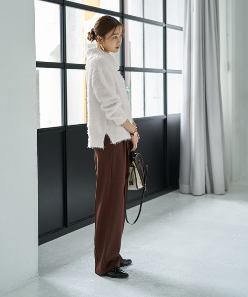 STYLE DELI(スタイルデリ)の「ふわふわシャギーオフタートルニット(ニット/セーター・レディース・ベージュ/ホワイト/ピンク・FREE)」の19枚目の写真